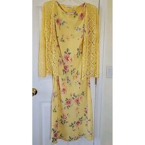 Chadwicks Dress Size 4 Yellow Floral Sleeveless Crochet Cardigan